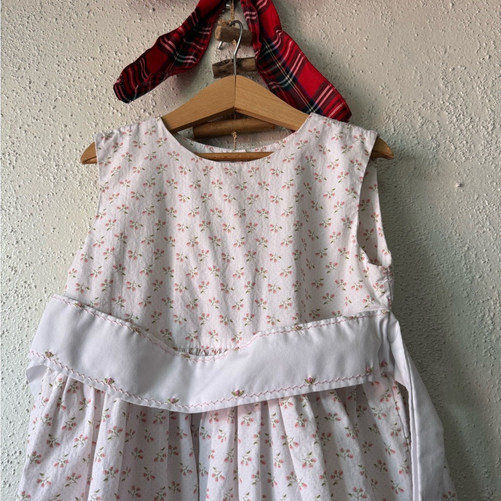 Claire and Charlie Girl’s Flower dress Size 6